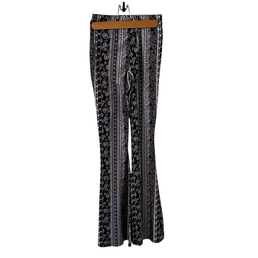 Fashion Nova XS Black White Boho Print Flare Pants High Waist Festival Leggings